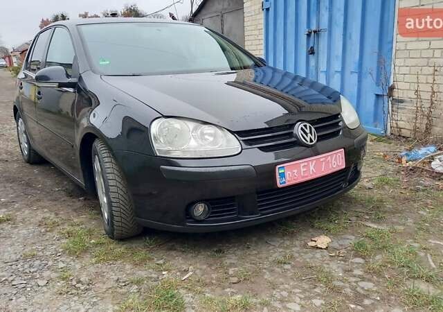 Черный Фольксваген Гольф, объемом двигателя 1.6 л и пробегом 246 тыс. км за 5099 $, фото 1 на Automoto.ua