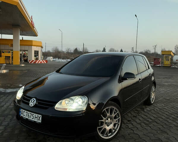 Черный Фольксваген Гольф, объемом двигателя 1.39 л и пробегом 295 тыс. км за 5300 $, фото 1 на Automoto.ua