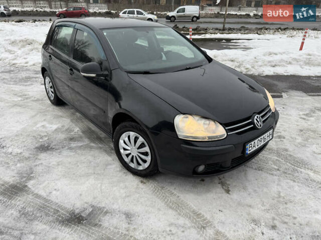 Черный Фольксваген Гольф, объемом двигателя 1.6 л и пробегом 329 тыс. км за 4650 $, фото 1 на Automoto.ua