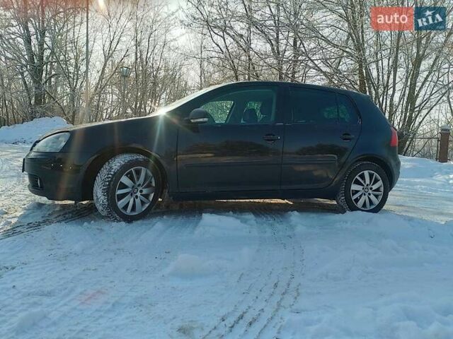 Черный Фольксваген Гольф, объемом двигателя 1.39 л и пробегом 257 тыс. км за 5500 $, фото 1 на Automoto.ua