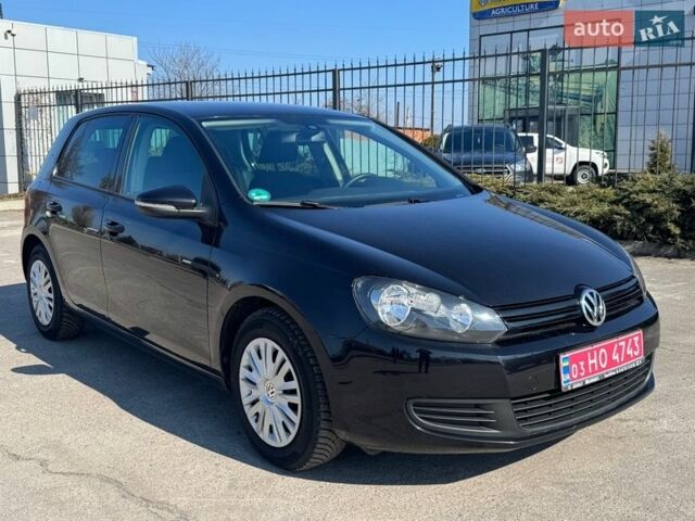 Черный Фольксваген Гольф, объемом двигателя 1.6 л и пробегом 196 тыс. км за 7900 $, фото 1 на Automoto.ua