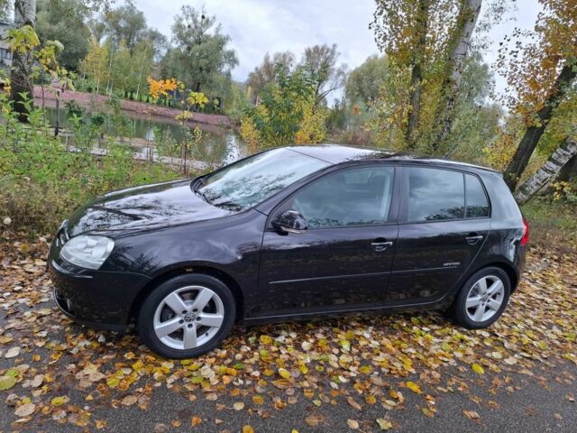 Черный Фольксваген Гольф, объемом двигателя 1.6 л и пробегом 190 тыс. км за 6800 $, фото 1 на Automoto.ua