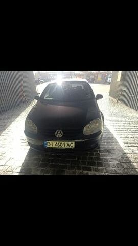 Черный Фольксваген Гольф, объемом двигателя 1.4 л и пробегом 218 тыс. км за 5500 $, фото 1 на Automoto.ua