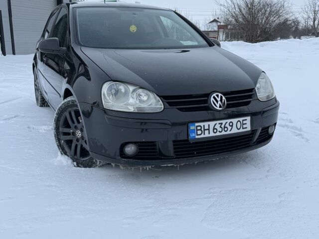 Черный Фольксваген Гольф, объемом двигателя 1.6 л и пробегом 220 тыс. км за 5350 $, фото 1 на Automoto.ua