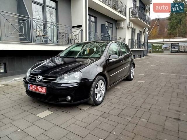 Черный Фольксваген Гольф, объемом двигателя 1.4 л и пробегом 230 тыс. км за 5850 $, фото 1 на Automoto.ua