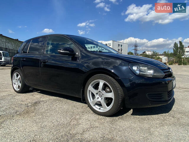 Черный Фольксваген Гольф, объемом двигателя 1.6 л и пробегом 254 тыс. км за 7500 $, фото 1 на Automoto.ua