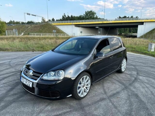 Черный Фольксваген Гольф, объемом двигателя 3.2 л и пробегом 250 тыс. км за 3000 $, фото 1 на Automoto.ua