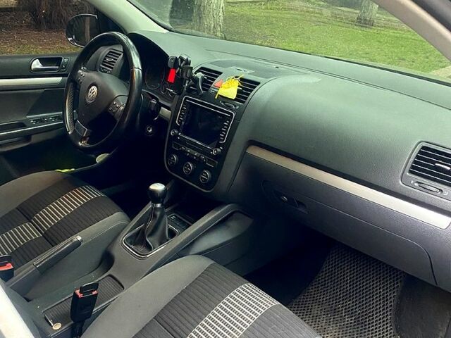 Черный Фольксваген Гольф, объемом двигателя 1.4 л и пробегом 220 тыс. км за 5700 $, фото 1 на Automoto.ua