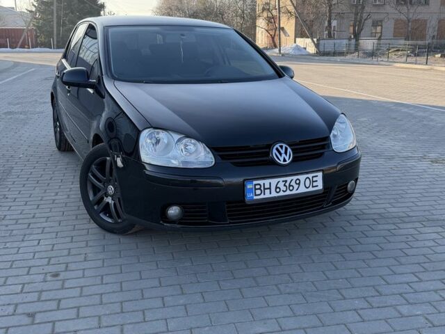 Черный Фольксваген Гольф, объемом двигателя 1.6 л и пробегом 220 тыс. км за 5650 $, фото 1 на Automoto.ua
