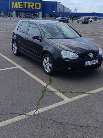 Черный Фольксваген Гольф, объемом двигателя 1.39 л и пробегом 210 тыс. км за 5300 $, фото 1 на Automoto.ua