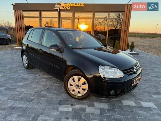 Черный Фольксваген Гольф, объемом двигателя 1.6 л и пробегом 198 тыс. км за 6499 $, фото 1 на Automoto.ua