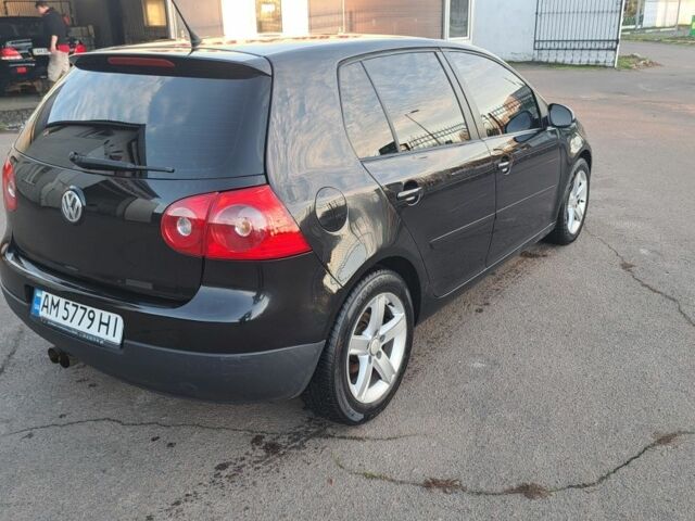 Черный Фольксваген Гольф, объемом двигателя 2 л и пробегом 287 тыс. км за 5799 $, фото 1 на Automoto.ua
