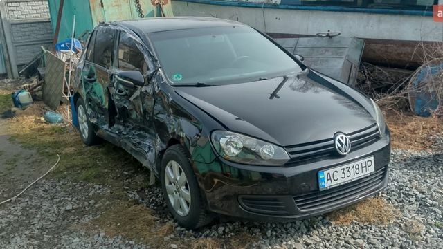 Черный Фольксваген Гольф, объемом двигателя 1.39 л и пробегом 252 тыс. км за 3700 $, фото 1 на Automoto.ua