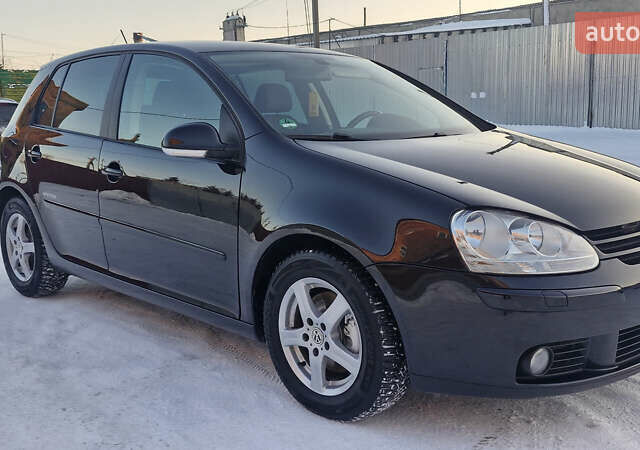 Черный Фольксваген Гольф, объемом двигателя 1.4 л и пробегом 182 тыс. км за 7500 $, фото 1 на Automoto.ua