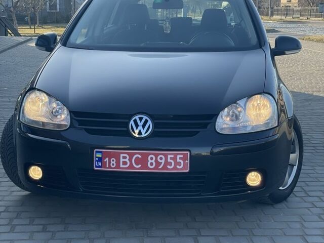 Черный Фольксваген Гольф, объемом двигателя 1.4 л и пробегом 238 тыс. км за 5750 $, фото 1 на Automoto.ua