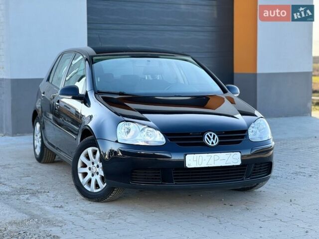 Черный Фольксваген Гольф, объемом двигателя 1.6 л и пробегом 243 тыс. км за 5999 $, фото 1 на Automoto.ua