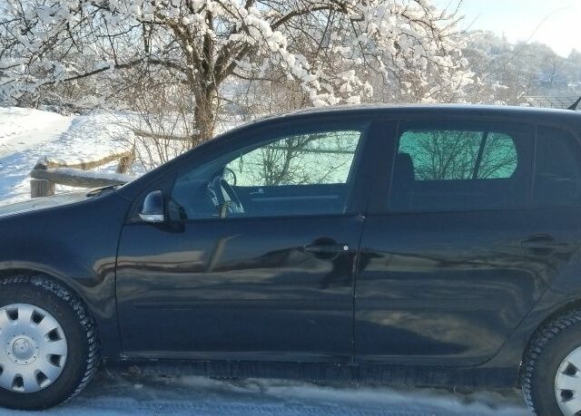 Черный Фольксваген Гольф, объемом двигателя 0 л и пробегом 251 тыс. км за 3948 $, фото 1 на Automoto.ua