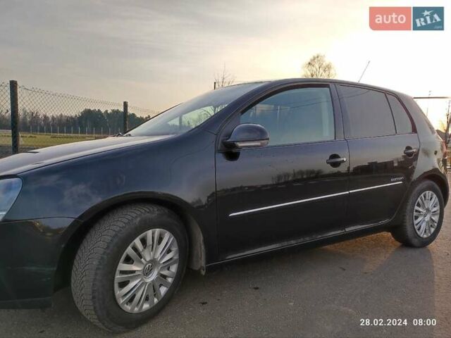 Черный Фольксваген Гольф, объемом двигателя 1.4 л и пробегом 251 тыс. км за 6000 $, фото 1 на Automoto.ua