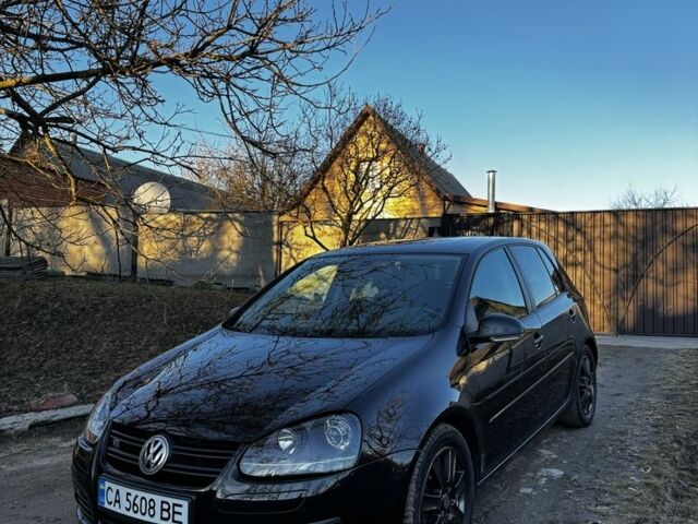 Черный Фольксваген Гольф, объемом двигателя 1.4 л и пробегом 232 тыс. км за 6550 $, фото 1 на Automoto.ua