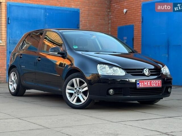 Черный Фольксваген Гольф, объемом двигателя 1.6 л и пробегом 218 тыс. км за 6899 $, фото 1 на Automoto.ua