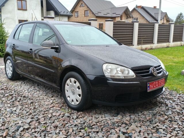 Черный Фольксваген Гольф, объемом двигателя 1.4 л и пробегом 244 тыс. км за 5600 $, фото 1 на Automoto.ua