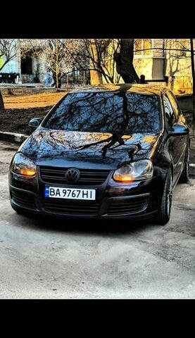 Черный Фольксваген Гольф, объемом двигателя 1.39 л и пробегом 267 тыс. км за 6800 $, фото 1 на Automoto.ua