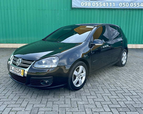 Черный Фольксваген Гольф, объемом двигателя 1.4 л и пробегом 215 тыс. км за 5999 $, фото 1 на Automoto.ua