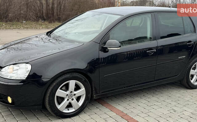 Черный Фольксваген Гольф, объемом двигателя 1.4 л и пробегом 184 тыс. км за 5950 $, фото 1 на Automoto.ua