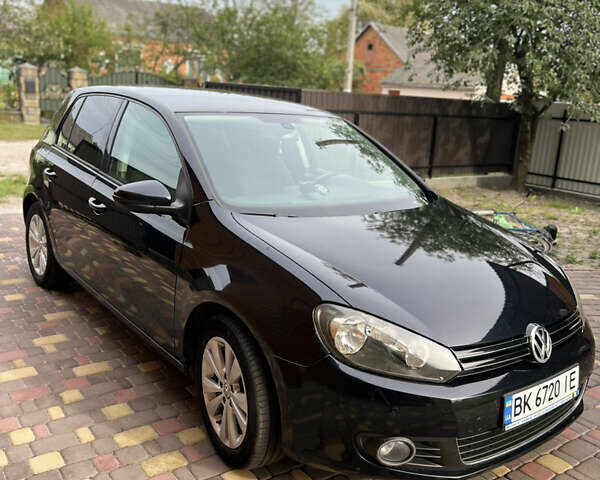 Черный Фольксваген Гольф, объемом двигателя 1.6 л и пробегом 281 тыс. км за 8000 $, фото 1 на Automoto.ua