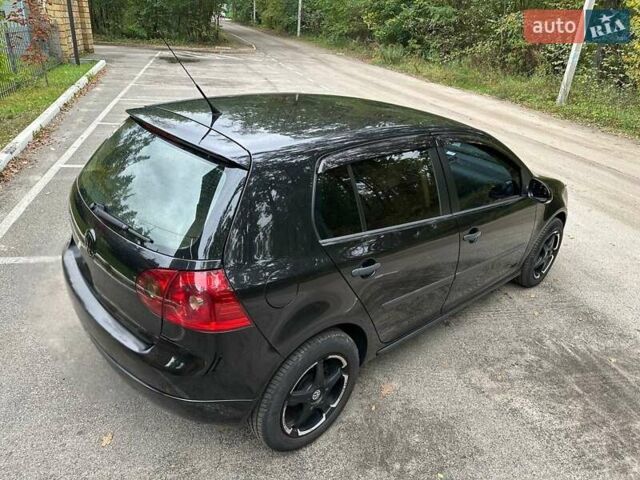 Черный Фольксваген Гольф, объемом двигателя 1.6 л и пробегом 196 тыс. км за 7000 $, фото 1 на Automoto.ua
