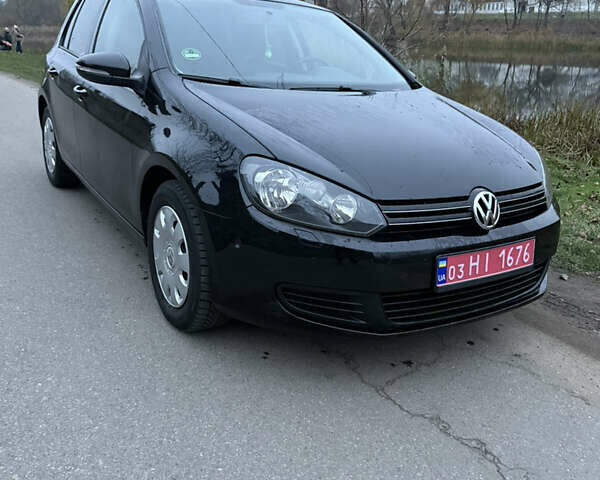 Черный Фольксваген Гольф, объемом двигателя 1.4 л и пробегом 229 тыс. км за 8300 $, фото 1 на Automoto.ua