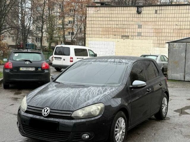 Черный Фольксваген Гольф, объемом двигателя 1.4 л и пробегом 200 тыс. км за 3750 $, фото 1 на Automoto.ua