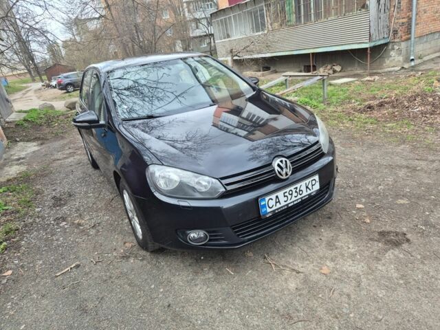 Черный Фольксваген Гольф, объемом двигателя 1.4 л и пробегом 223 тыс. км за 7600 $, фото 1 на Automoto.ua
