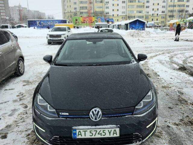 Черный Фольксваген Гольф, объемом двигателя 0 л и пробегом 102 тыс. км за 8299 $, фото 1 на Automoto.ua