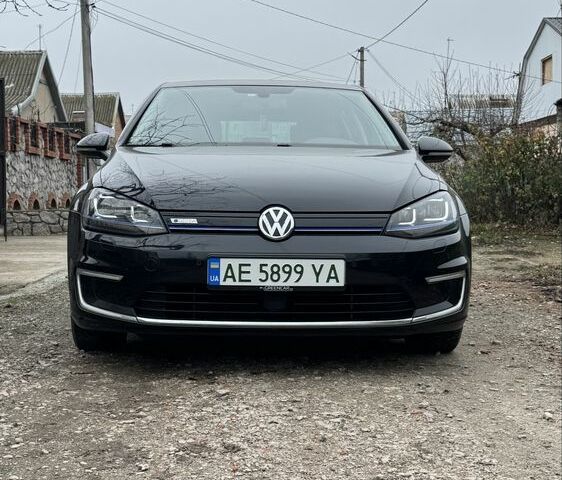 Черный Фольксваген Гольф, объемом двигателя 0 л и пробегом 125 тыс. км за 9700 $, фото 1 на Automoto.ua