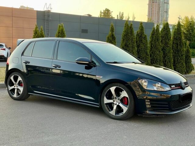 Черный Фольксваген Гольф, объемом двигателя 2 л и пробегом 150 тыс. км за 12500 $, фото 1 на Automoto.ua