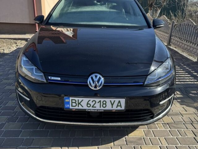 Черный Фольксваген Гольф, объемом двигателя 0 л и пробегом 142 тыс. км за 7500 $, фото 1 на Automoto.ua