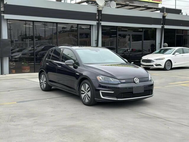 Черный Фольксваген Гольф, объемом двигателя 0 л и пробегом 76 тыс. км за 8300 $, фото 1 на Automoto.ua