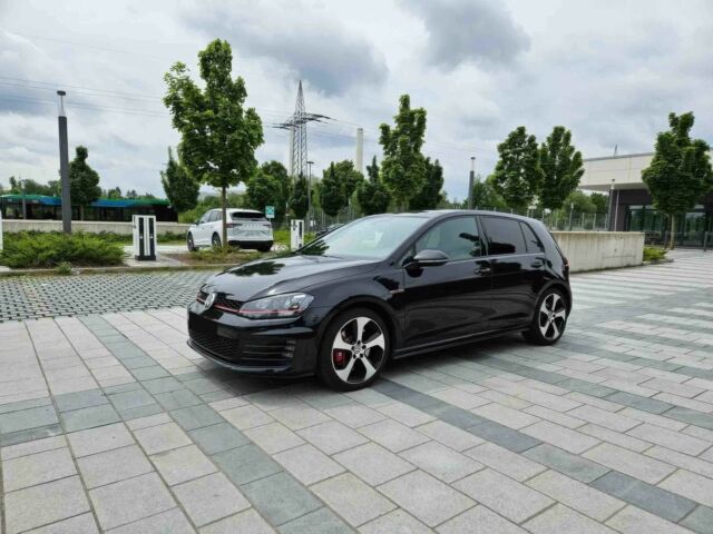 Чорний Фольксваген Гольф, об'ємом двигуна 2 л та пробігом 80 тис. км за 3600 $, фото 1 на Automoto.ua