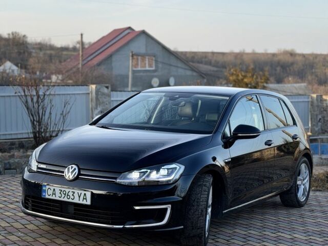 Черный Фольксваген Гольф, объемом двигателя 0 л и пробегом 119 тыс. км за 14799 $, фото 1 на Automoto.ua
