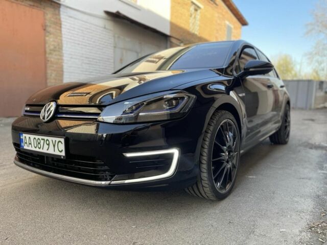Черный Фольксваген Гольф, объемом двигателя 0 л и пробегом 119 тыс. км за 15999 $, фото 1 на Automoto.ua
