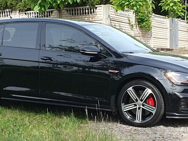 Черный Фольксваген Гольф, объемом двигателя 2 л и пробегом 30 тыс. км за 26000 $, фото 1 на Automoto.ua