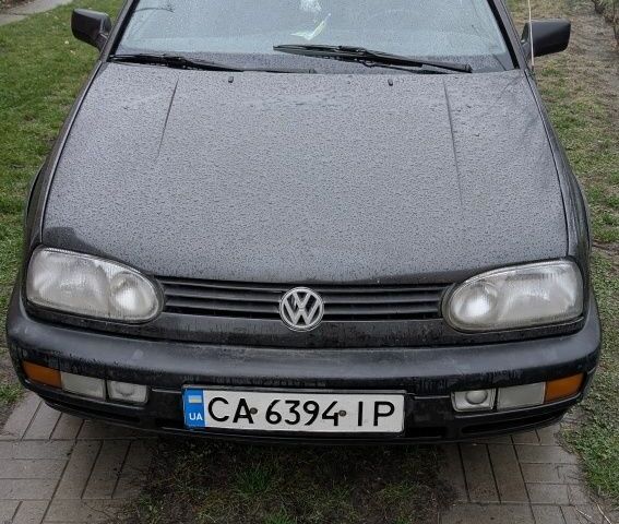 Чорний Фольксваген Гольф, об'ємом двигуна 1.9 л та пробігом 320 тис. км за 1400 $, фото 1 на Automoto.ua