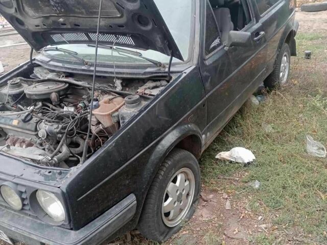 Черный Фольксваген Гольф, объемом двигателя 1.3 л и пробегом 280 тыс. км за 505 $, фото 1 на Automoto.ua