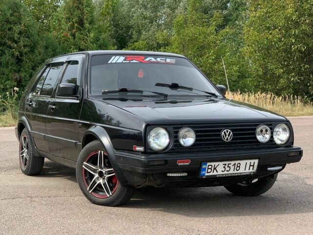 Черный Фольксваген Гольф, объемом двигателя 1.8 л и пробегом 100 тыс. км за 1699 $, фото 1 на Automoto.ua