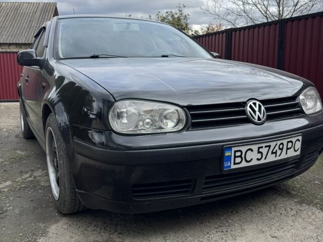 Черный Фольксваген Гольф, объемом двигателя 1.6 л и пробегом 310 тыс. км за 3700 $, фото 1 на Automoto.ua