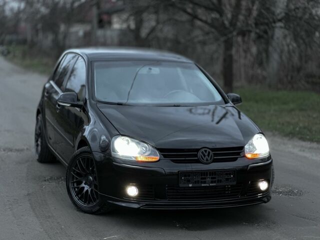 Черный Фольксваген Гольф, объемом двигателя 1.6 л и пробегом 300 тыс. км за 5800 $, фото 1 на Automoto.ua