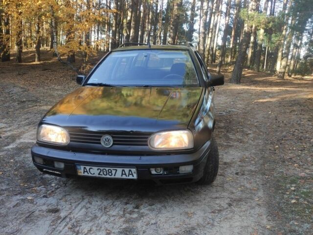 Черный Фольксваген Гольф, объемом двигателя 1.9 л и пробегом 280 тыс. км за 1500 $, фото 1 на Automoto.ua