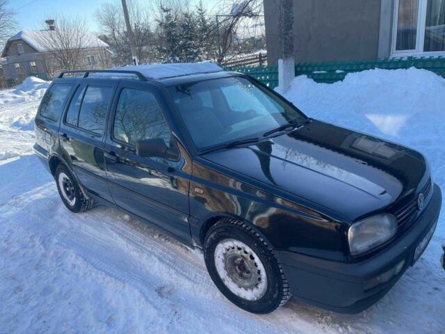 Черный Фольксваген Гольф, объемом двигателя 1.8 л и пробегом 213 тыс. км за 3465 $, фото 1 на Automoto.ua