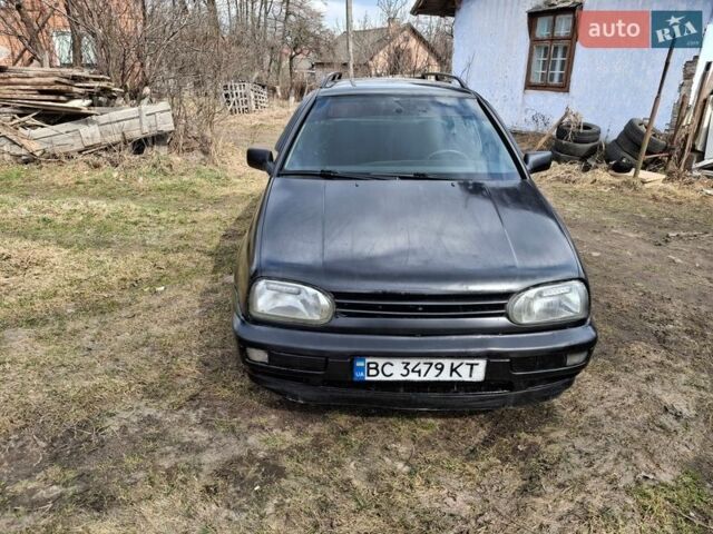 Черный Фольксваген Гольф, объемом двигателя 1.78 л и пробегом 310 тыс. км за 2000 $, фото 1 на Automoto.ua